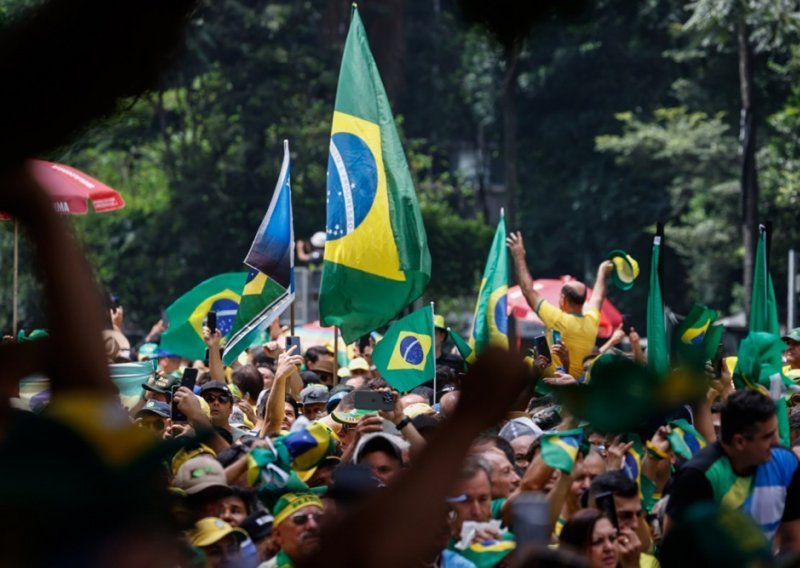 Tisuće Bolsonarovih pristaša prosvjedovale protiv kaznene istrage