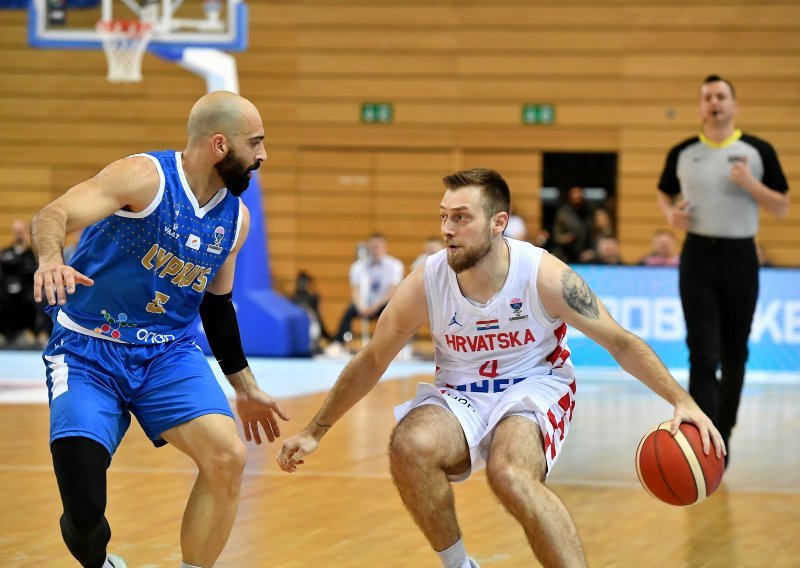 Košarkaši lako sa Ciprom, jasno je da će protiv BiH biti utakmice odluke