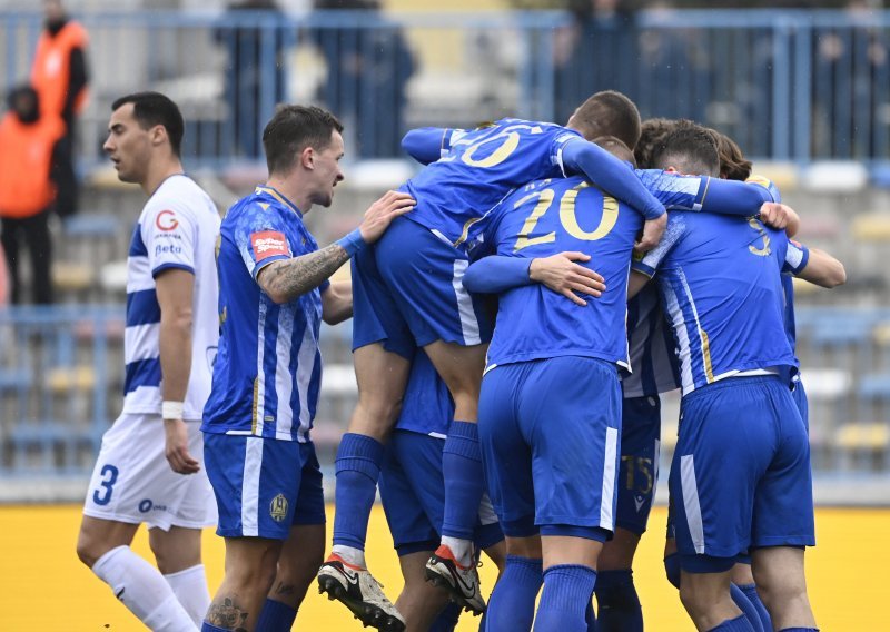 Osijek imao igrača više i penal, ali Mudražija i Šubarić odveli Lokose u polufinale