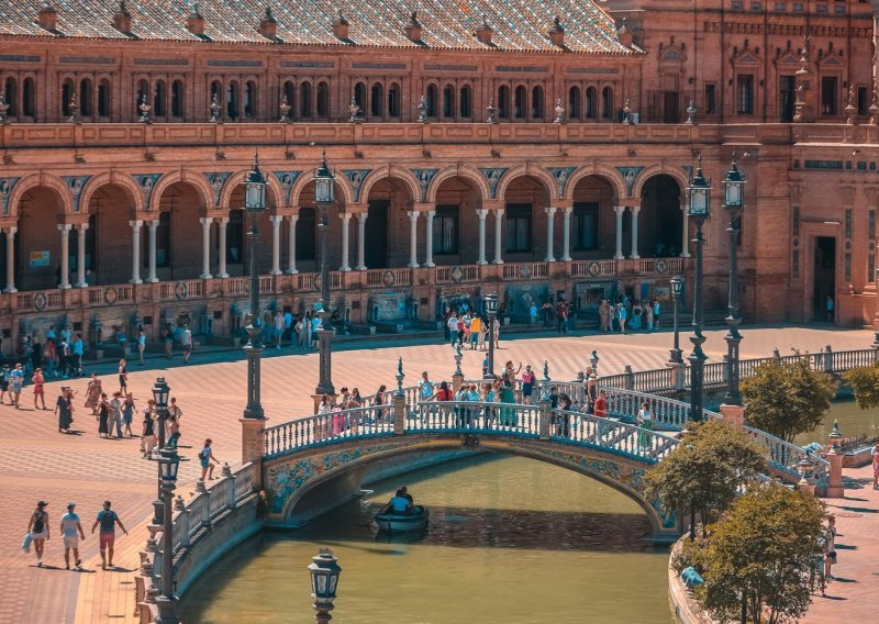 Španjolska Sevilla planira naplaćivati turistima ulaz na znameniti trg