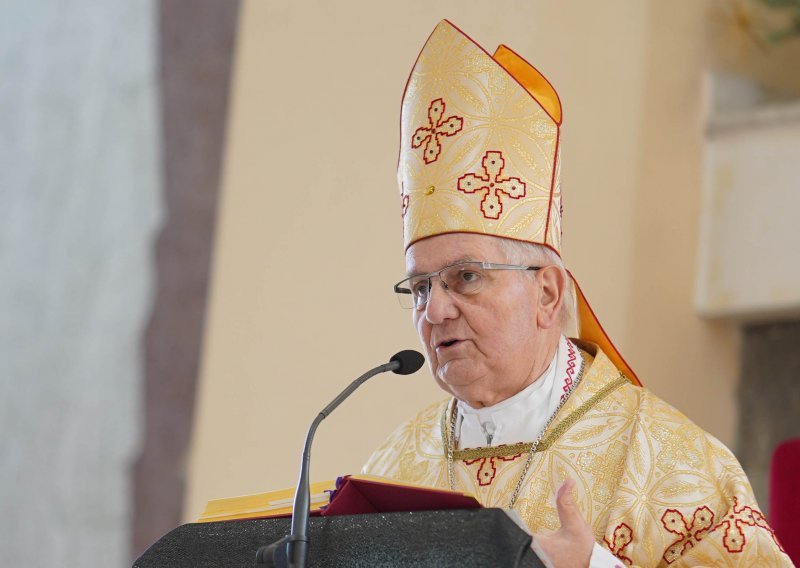 Komarica odlazi u mirovinu, redi se novi biskup u Banjoj Luci