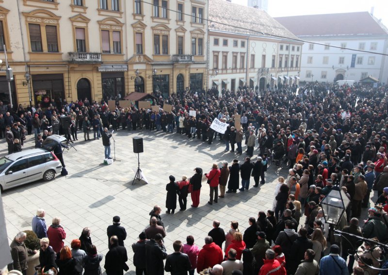 Anti-gov't protests held in several towns in Croatia