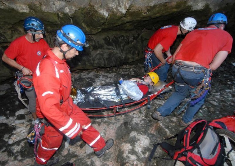 Spašen dječak iz 15 metara duboke špilje