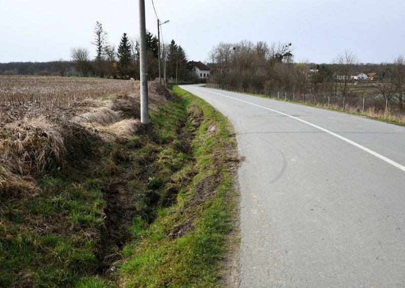 Školski autobus kod Čazme sletio s ceste, dvoje djece ozlijeđeno