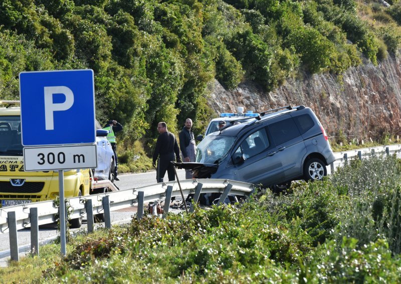 Stravičan sudar na hrvatskom jugu; jedna osoba teško ozlijeđena