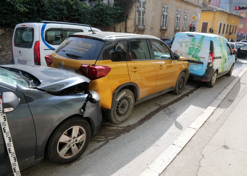 Lančani sudar u Puli, sudarilo se pet automobila