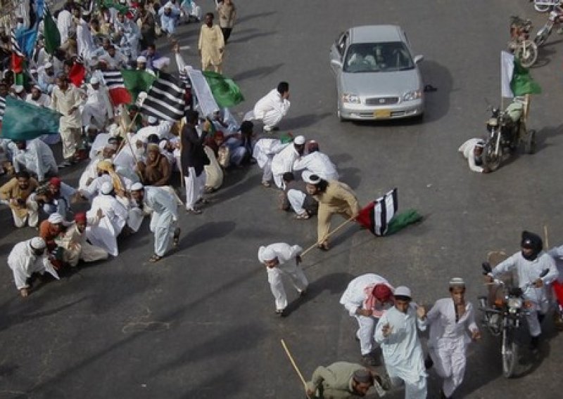 Bombama na saudijski konzulat u Pakistanu