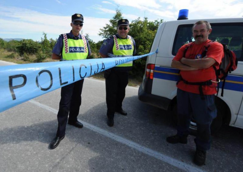 Zajedno se opijali pa ga pokušao ubiti nožem!