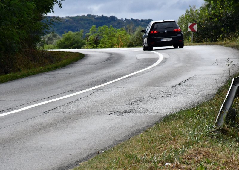 HAK: Mjestimice vlažni i skliski kolnici, mogući odroni