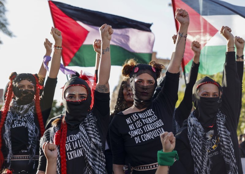 Španjolke se masovno solidarizirale s Palestinkama za Dan žena