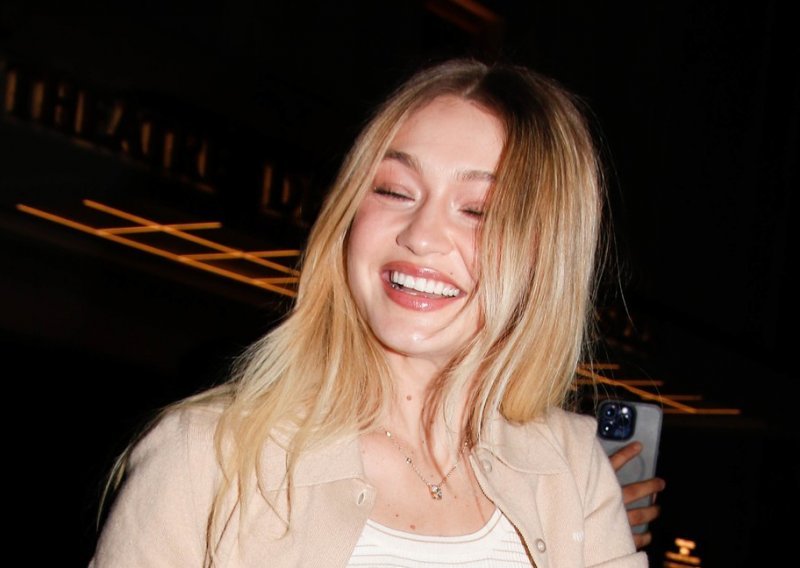 Gigi Hadid ne odvaja se od ove skupocjene torbice koju nosi u svim prigodama