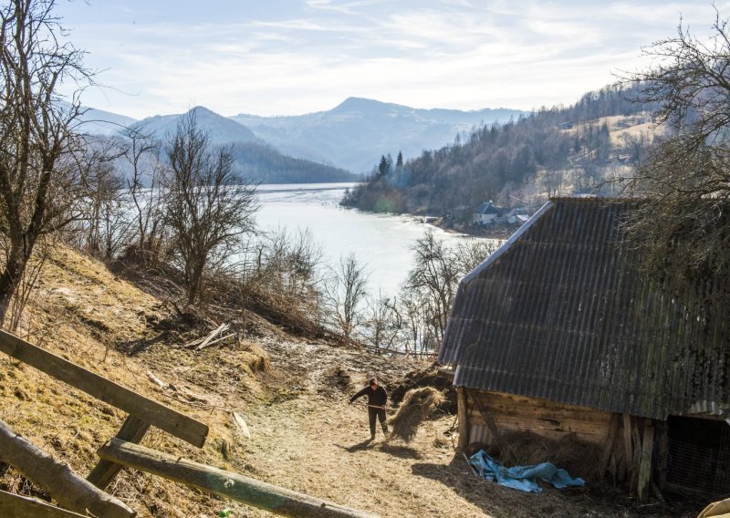 Pobjeda Rumunjske: Za rudnik zlata sravnili bi im četiri brda, napravili toksično jezero, iselili ljude