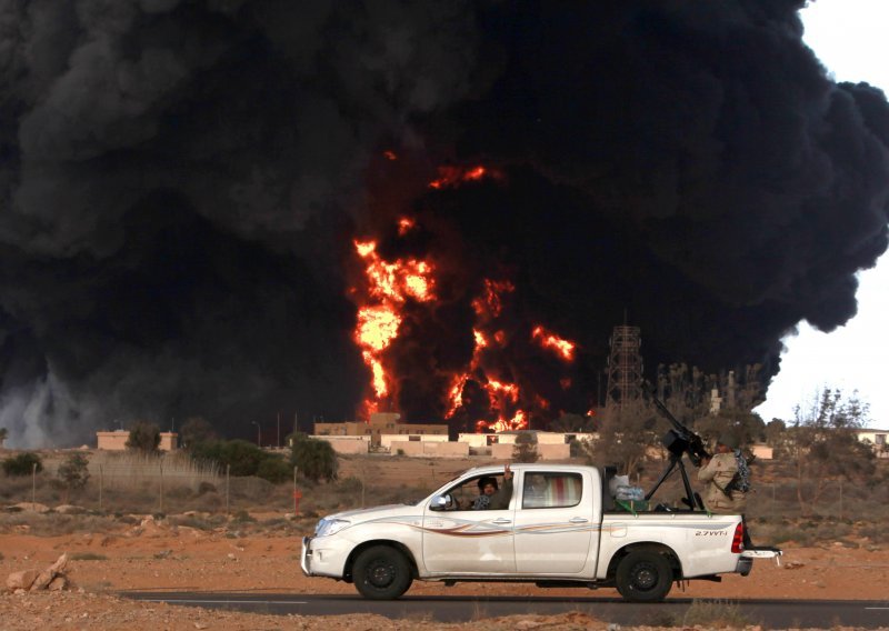 Libijska oporba moli za hitnu pomoć