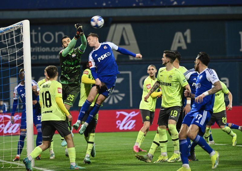 Dinamo u slavljeničkoj atmosferi utrpao pet golova iako je Slaven Belupo opasno prijetio