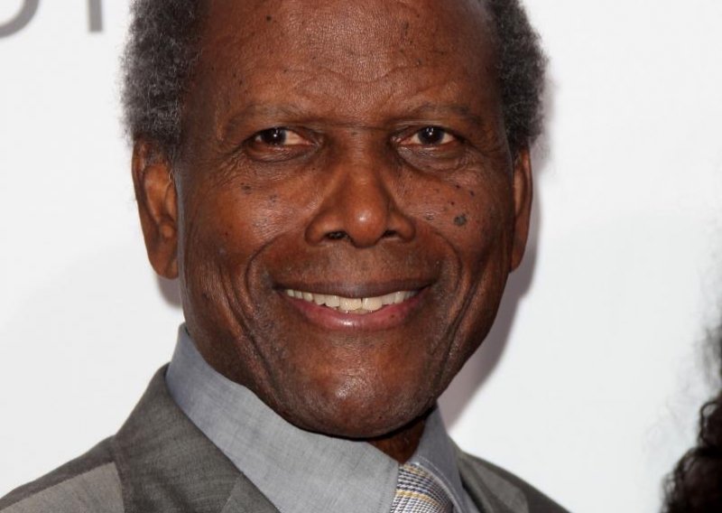 Sidney Poitier na samrti?