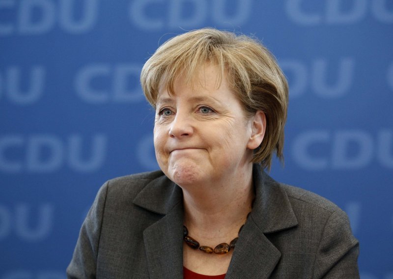 Suradnik Angele Merkel priznao vezu s 16-godišnjakinjom