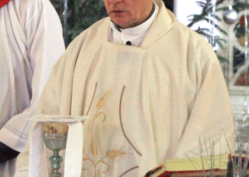 Jurčević najavio odlazak, nadbiskup mudro šuti
