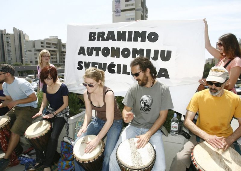 'Besplatan studij je laž i sedativizacija studenata'