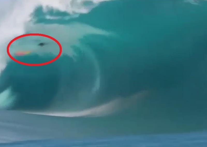 Strašna snimka; ogroman val progutao poznatog surfera!