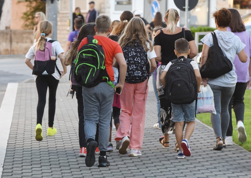 Objavljen kalendar za iduću školsku godinu: Evo koje su promjene izazvale najveću buru