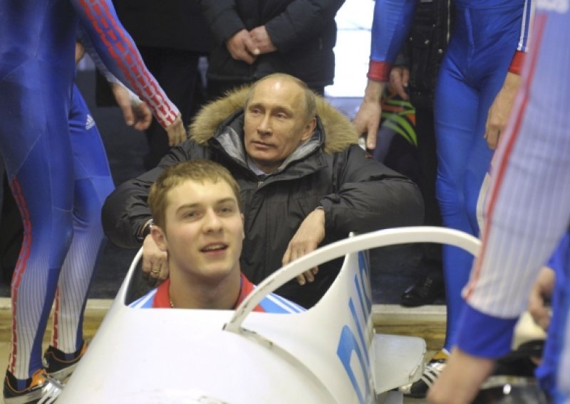 Vladimir Putin 'ludovao' po bob-stazi