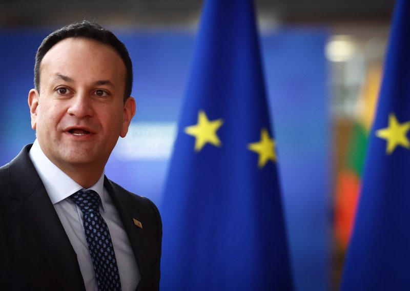 Irski premijer Varadkar neočekivano podnio ostavku