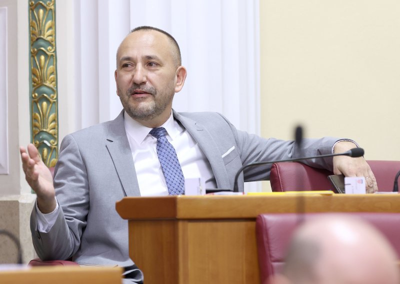 Zekanović: Milanović će srozati rejting SDP-a; Orešković računa na pobjedu