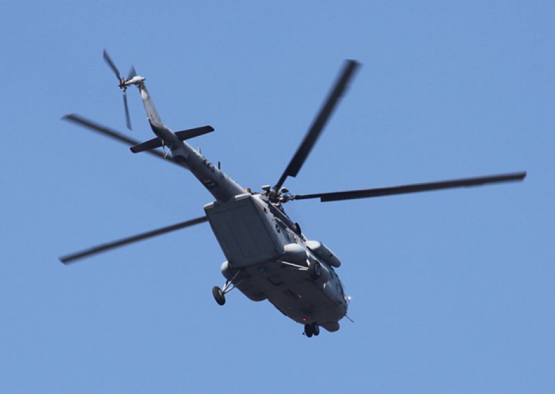 Helikopter HV-a vozio Tadića na Kosovo