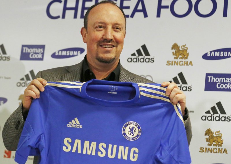 Navijačima Chelseaja dosta: Peticija protiv Beniteza!