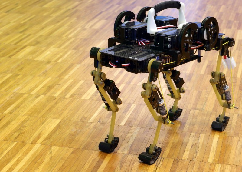 Švicarci izradili robota koji trči poput mačke