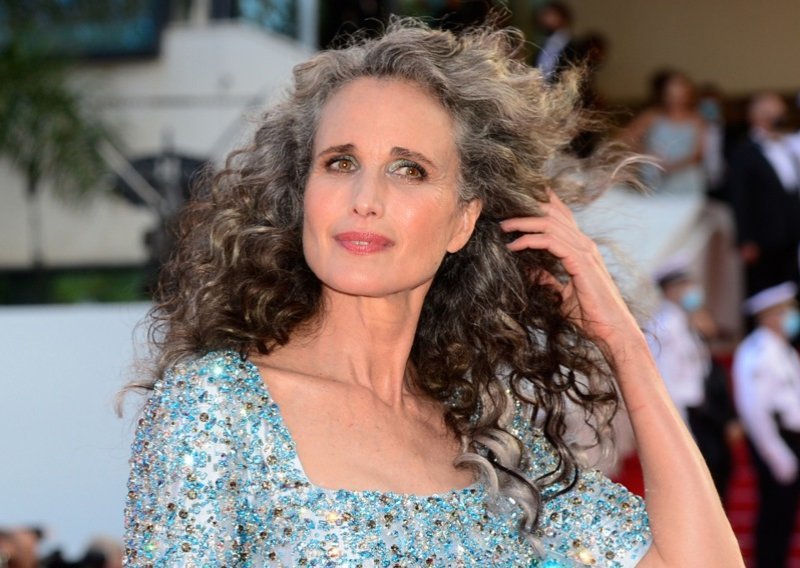 Andie MacDowell: 'Zašto je ženska sijeda kosa toliko zanimljivija od muške?'