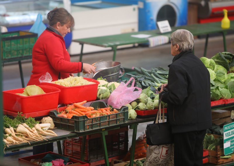 Hladan tuš za umirovljenike: Dobili manji dodatak od očekivanog