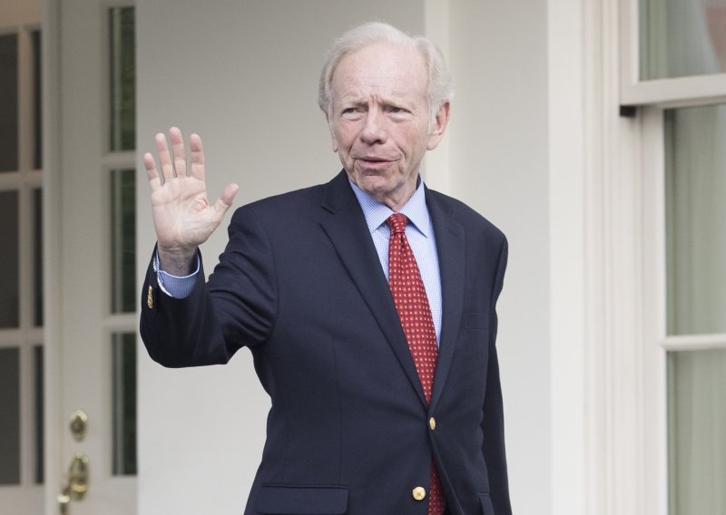 Američki demokrat Joe Lieberman preminuo zbog komplikacija nakon pada