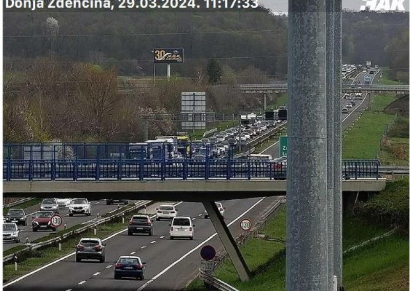 Kreću uskršnje gužve: Kilometarska kolona zbog nesreće na A1