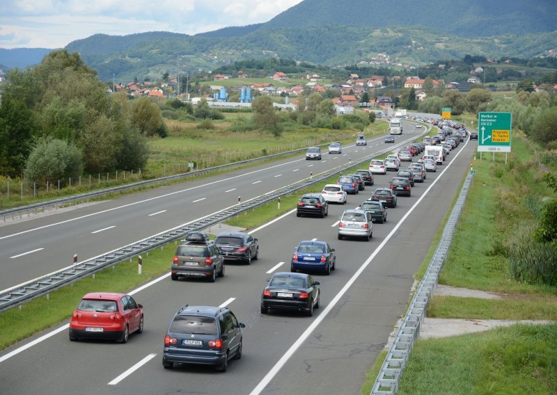 Na A6 uočena srna, na autocesti prema Rijeci prometna nesreća