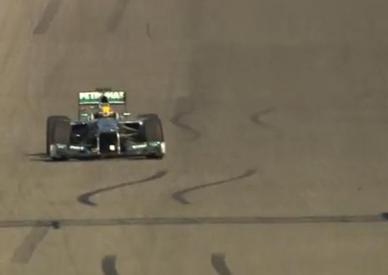 Evo kako Hamilton juri u novom Mercedesu!