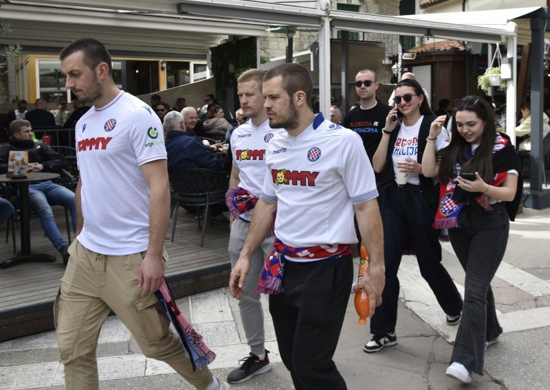 Dijelu navijača Hajduka onemogućen dolazak na utakmicu, razlog je bizaran
