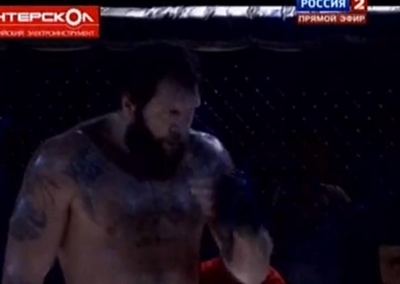 Sramota! Emelianenko prebio 63-godišnjaka