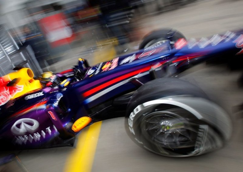 Vettel ipak ispred Mercedesa na Nürburgringu