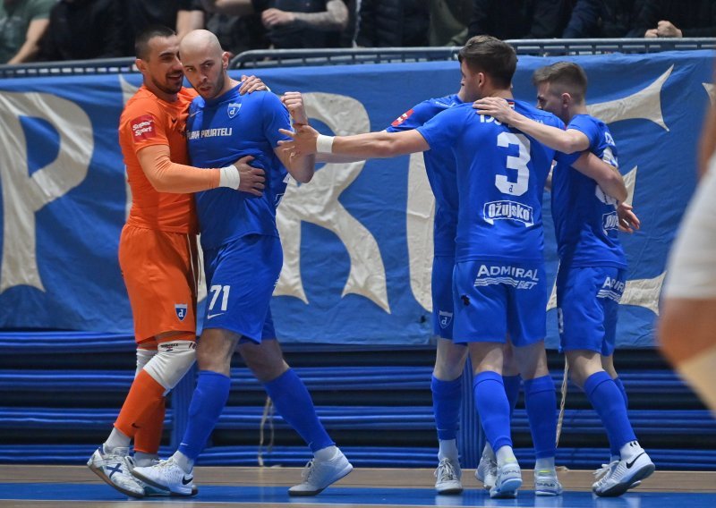 Torcidin debakl pred Bad Blue Boysima, Dinamo joj 'utrpao' šest komada