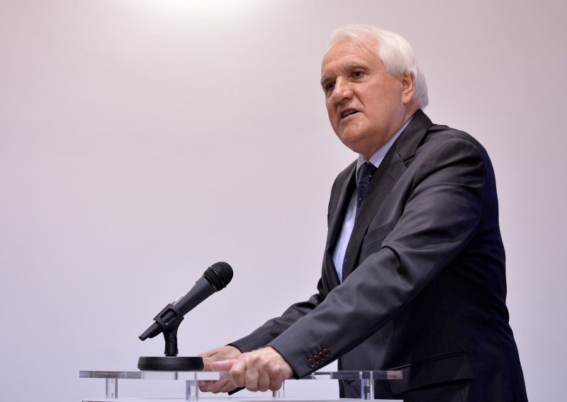 Dekan filozofskog prijavio nepoznatog počinitelja zbog prijetnje smrću