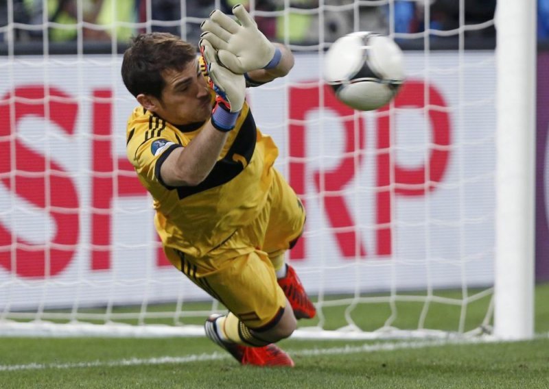 Casillas se zahvalio na emotivnom skandiranju