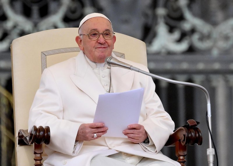 Papa Franjo snimio videoporuku za mladog Luku iz Požege: 'Sjećam te se...'