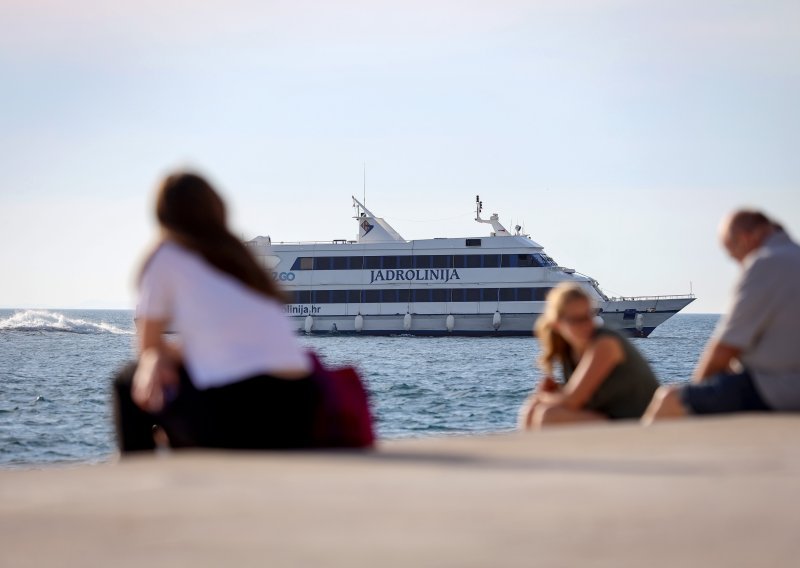 Pretežno sunčano s ljetnim temperturama