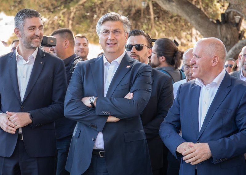 Plenković u Dubrovniku: 'Treba li Hrvatskoj spas?'