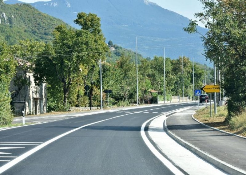 Prekid prometa na državnoj cesti DC20 u Štefancu zbog prometne nesreće