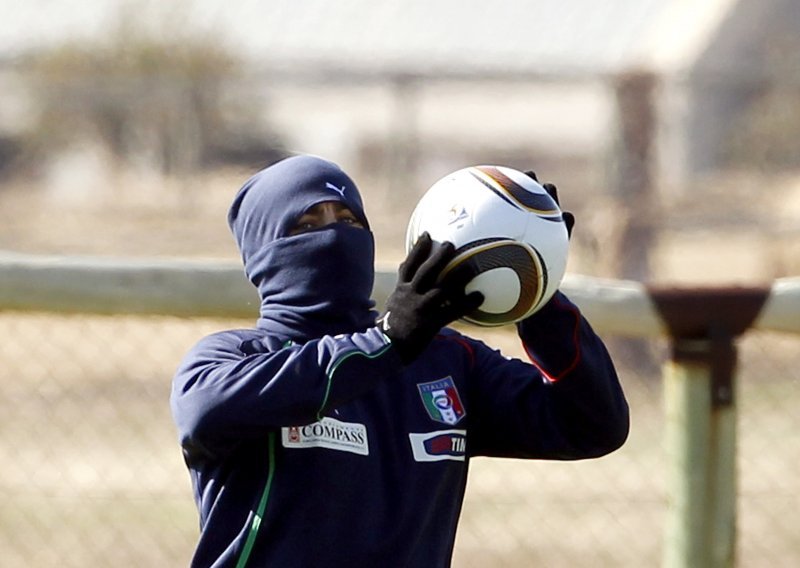 Nindža Cannavaro predvodi Talijane po cičoj zimi