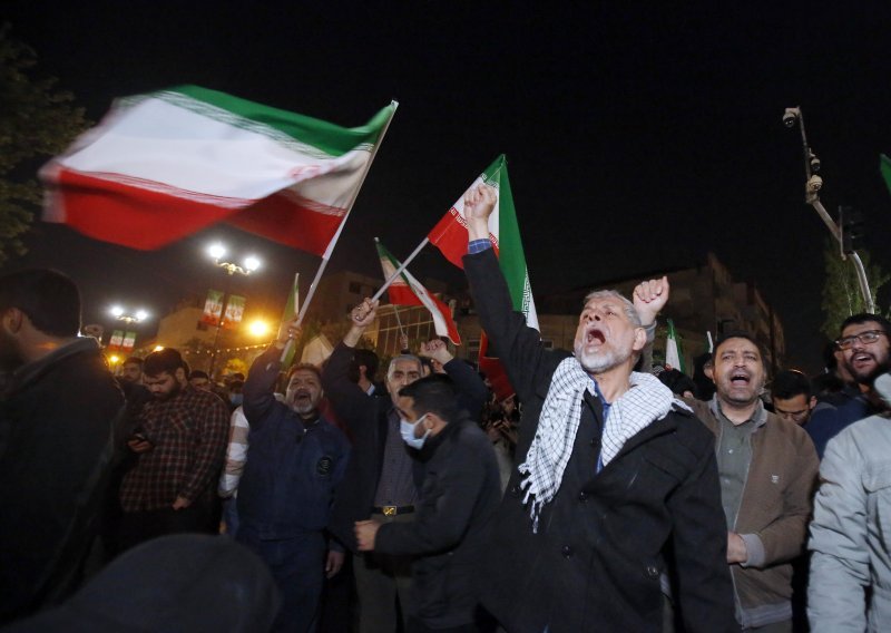 U Iranu tisuće na ulicama pozdravljale 'kažnjavanje' Izraela