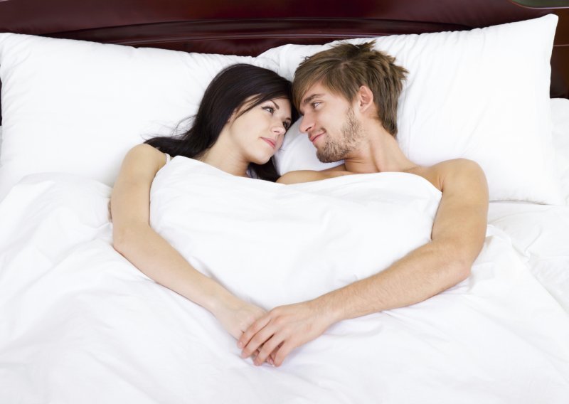 Položaj spavanja otkriva koliko ste sretni u vezi