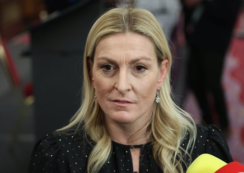 Janica Kostelić nakon dugo vremena u javnosti: Sjela u auto sa sportskom legendom